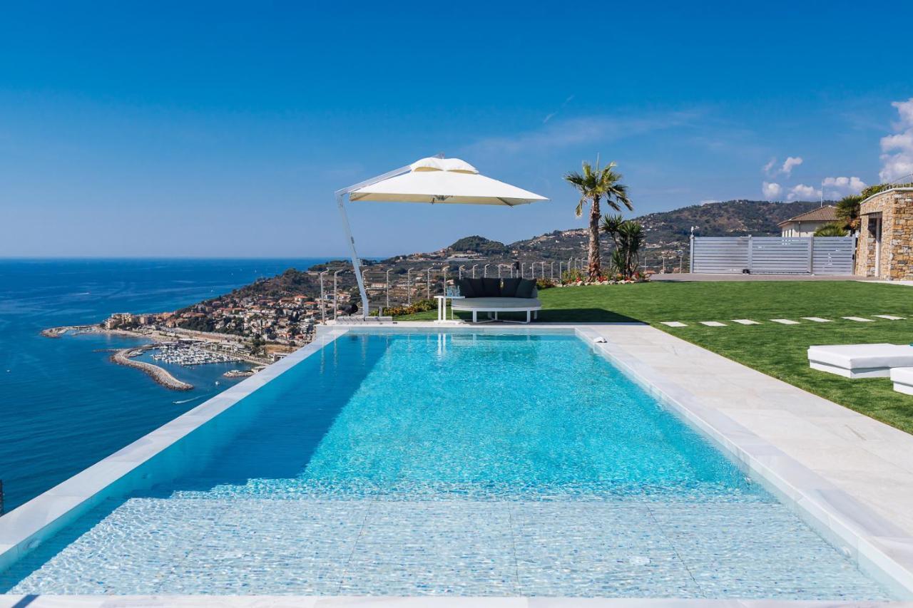 Villa Sabrina Riviera Dei Fiori A Picco Sul Mare Con Piscina Privata ,Wellness & Spa Imperia Exterior foto