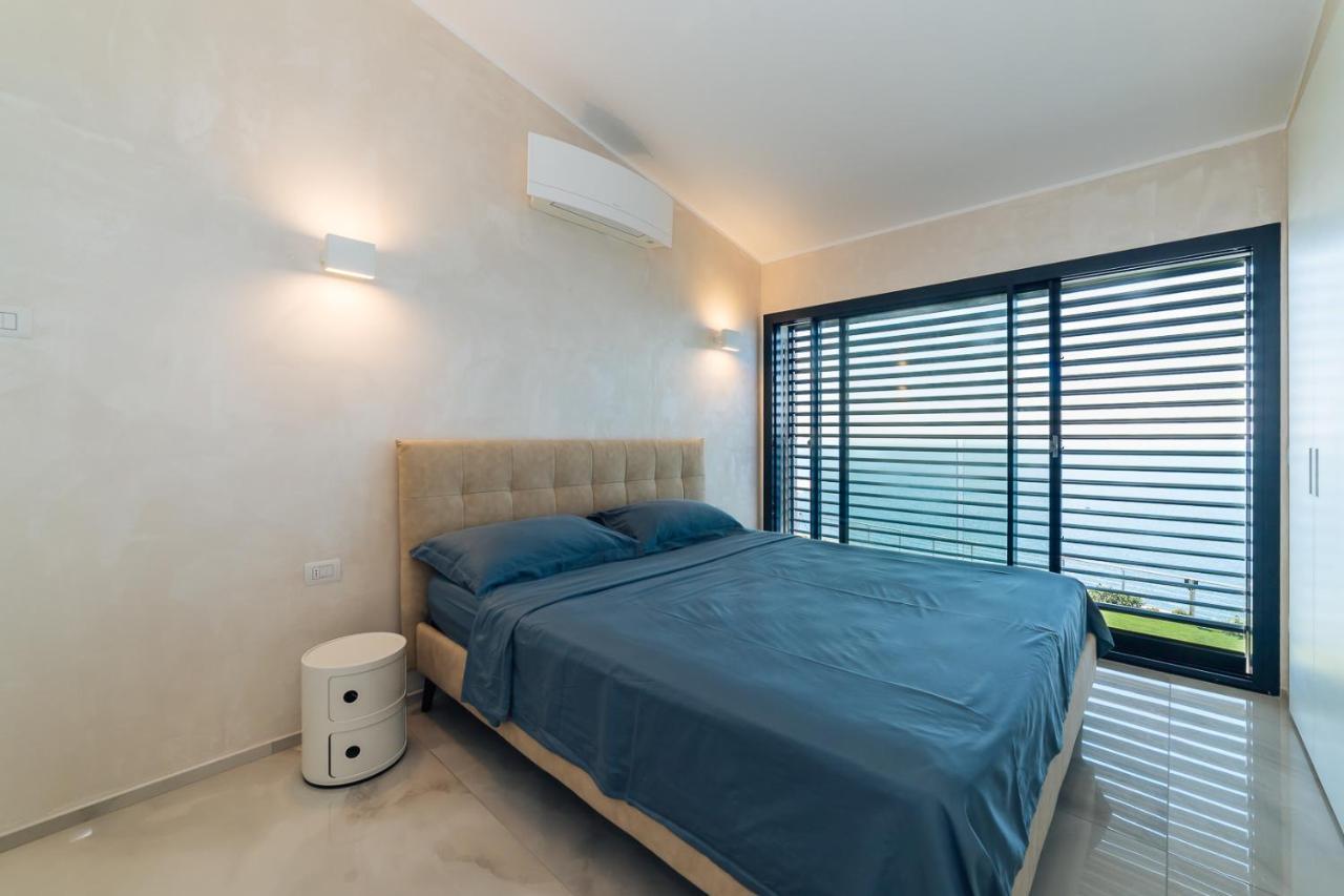 Villa Sabrina Riviera Dei Fiori A Picco Sul Mare Con Piscina Privata ,Wellness & Spa Imperia Exterior foto