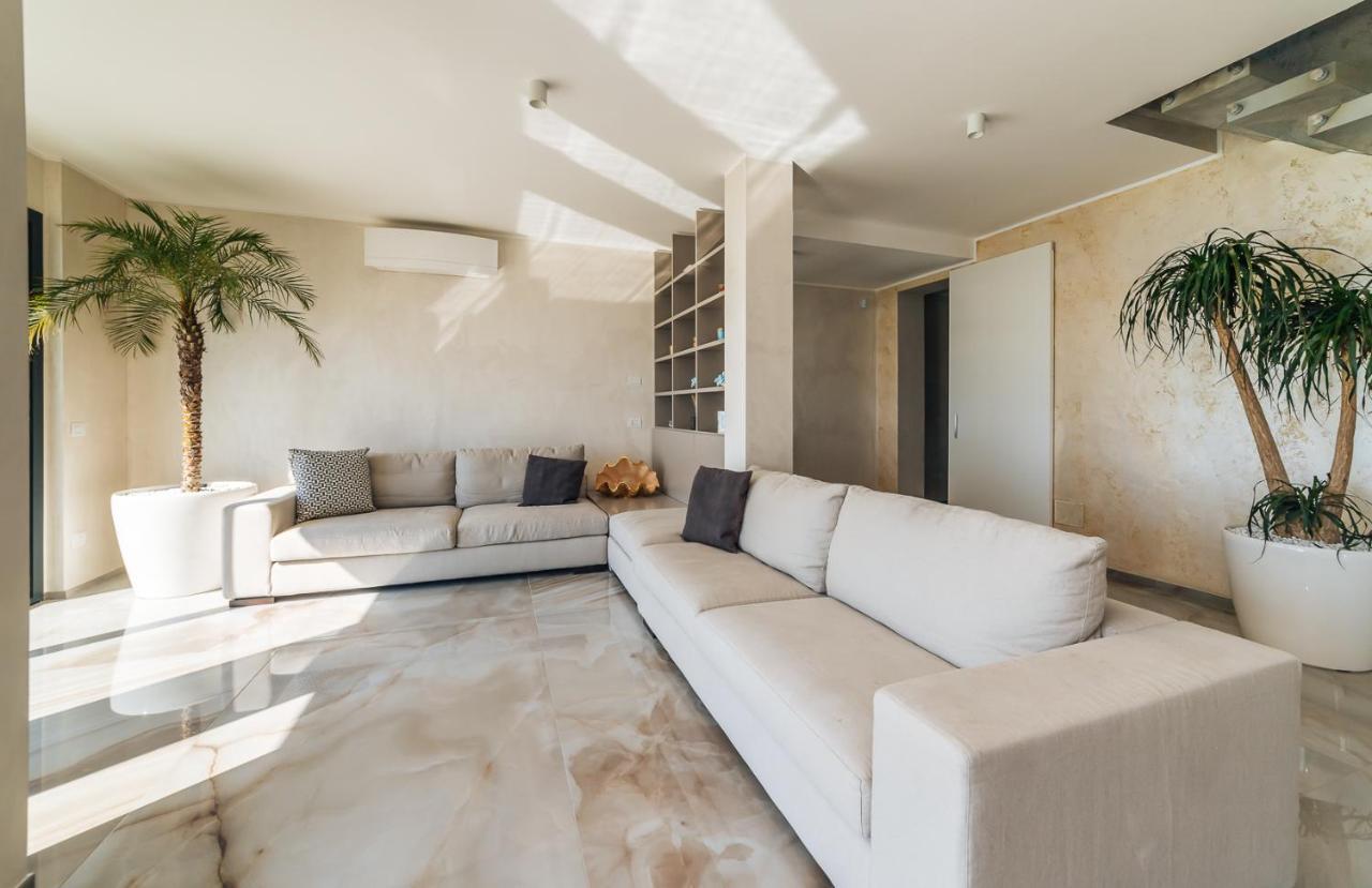 Villa Sabrina Riviera Dei Fiori A Picco Sul Mare Con Piscina Privata ,Wellness & Spa Imperia Exterior foto