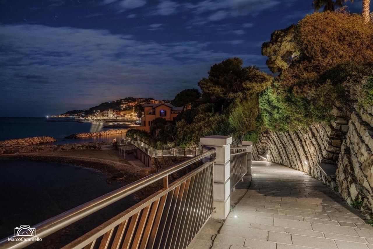 Villa Sabrina Riviera Dei Fiori A Picco Sul Mare Con Piscina Privata ,Wellness & Spa Imperia Exterior foto