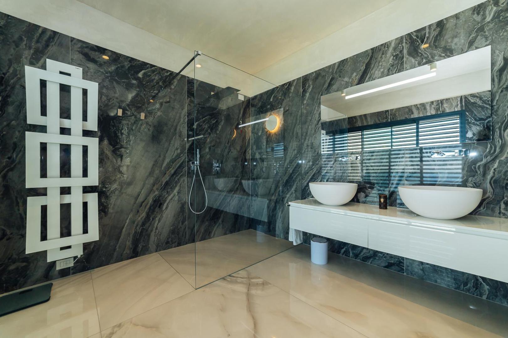Villa Sabrina Riviera Dei Fiori A Picco Sul Mare Con Piscina Privata ,Wellness & Spa Imperia Exterior foto